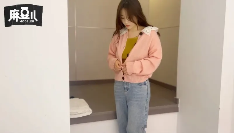 弟弟偷拿姐姐的內衣被姐姐發現強制榨乾