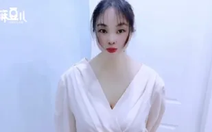 迷藥的力量豪乳露出衣衫不整