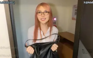 想看濁白的熱浪從我雙腿間流下嗎 Ada